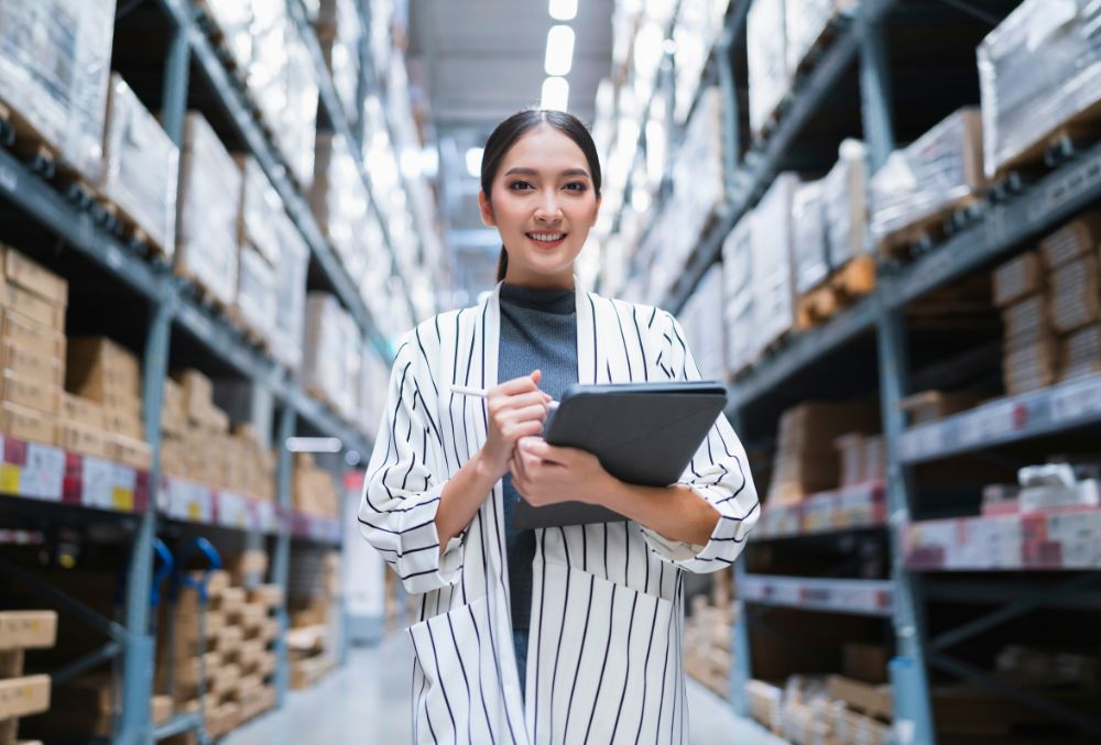 Forwarding agent manages shipment of goods with business owners in Malaysia